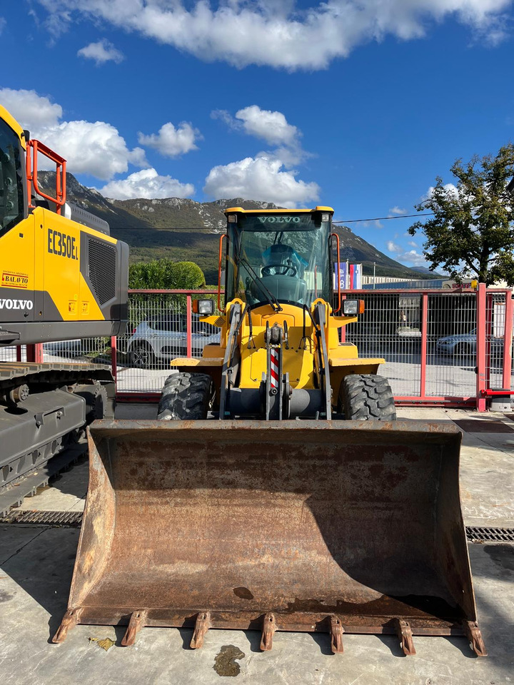 Volvo L35B - Колісний навантажувач: фото 1 Volvo L35B - Колісний навантажувач: фото 1