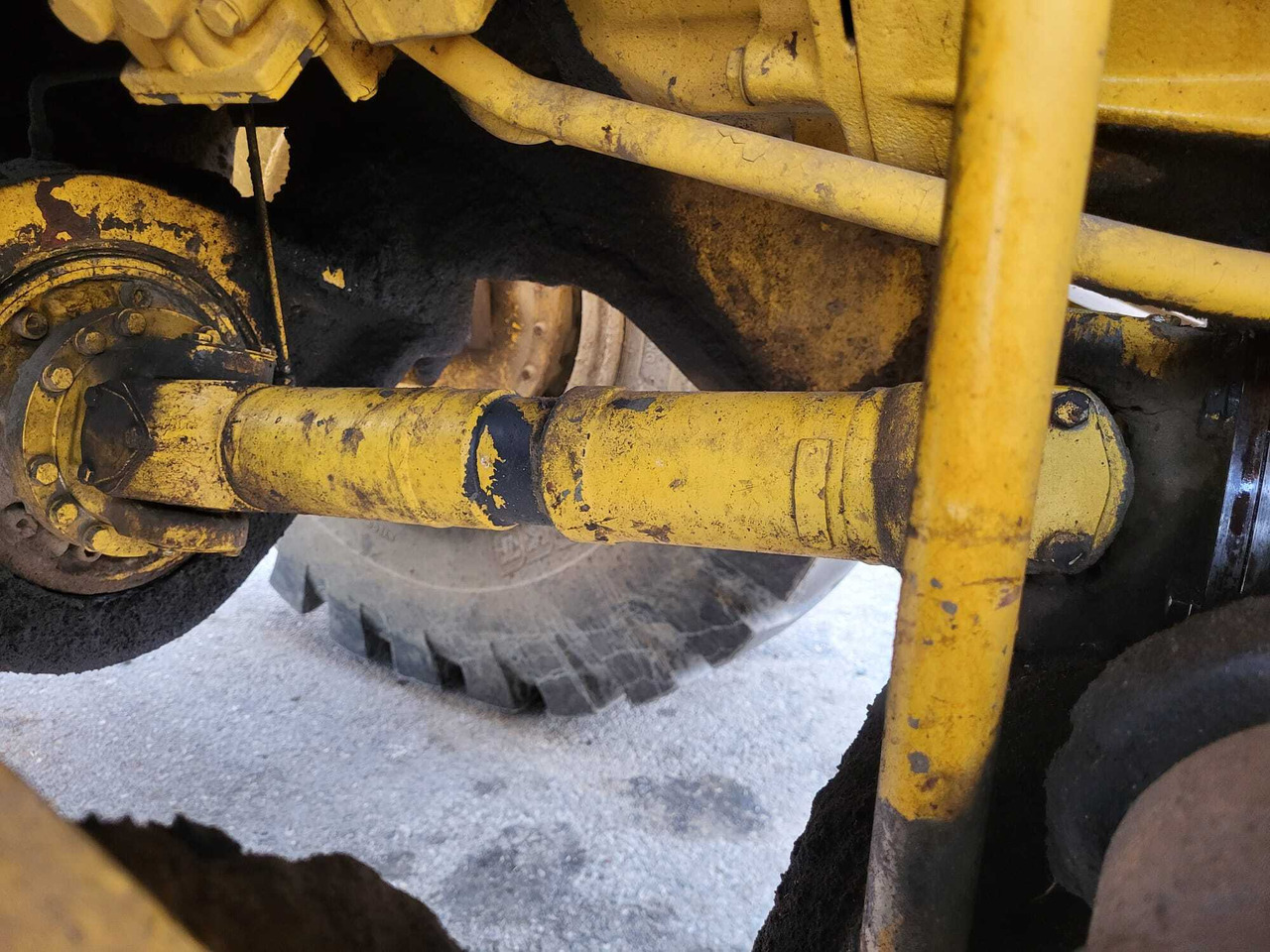 Volvo drive shaft - Піввісь в категорії Навантажувачі: фото 2 Volvo drive shaft - Піввісь в категорії Навантажувачі: фото 2
