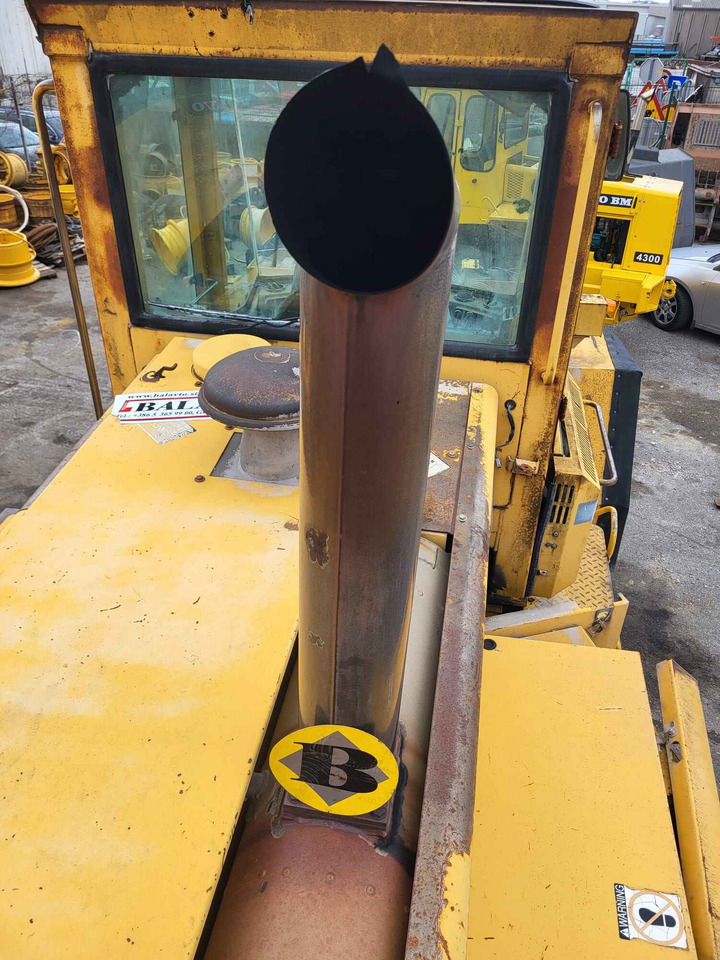 Volvo exhaust pipe - Вихлопна труба в категорії Навантажувачі: фото 1 Volvo exhaust pipe - Вихлопна труба в категорії Навантажувачі: фото 1