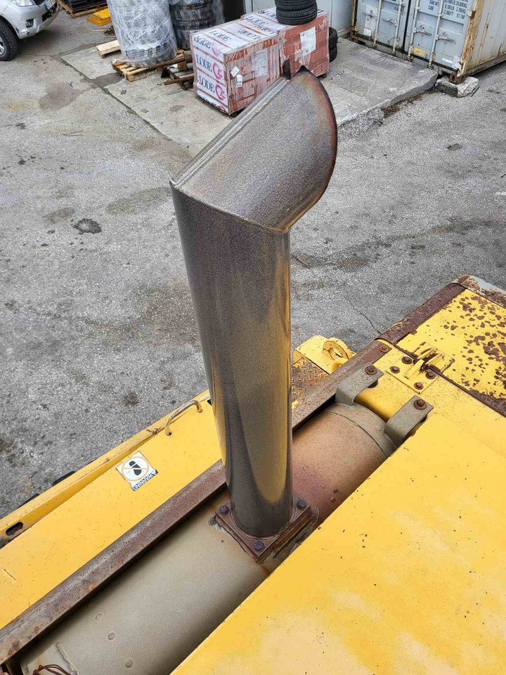 Volvo exhaust pipe - Вихлопна труба в категорії Навантажувачі: фото 3 Volvo exhaust pipe - Вихлопна труба в категорії Навантажувачі: фото 3