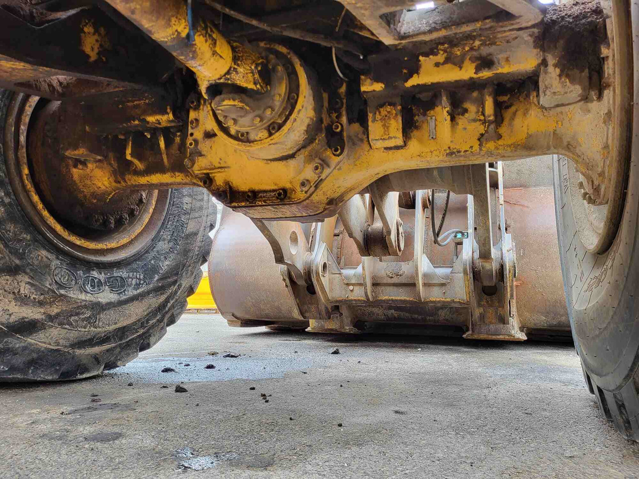 Volvo front axle - Передня вісь в категорії Навантажувачі: фото 2 Volvo front axle - Передня вісь в категорії Навантажувачі: фото 2