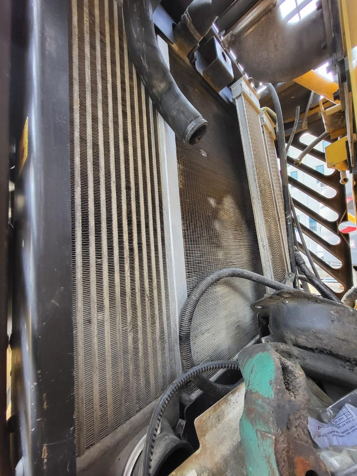 Volvo radiator - Радіатор в категорії Навантажувачі: фото 2 Volvo radiator - Радіатор в категорії Навантажувачі: фото 2