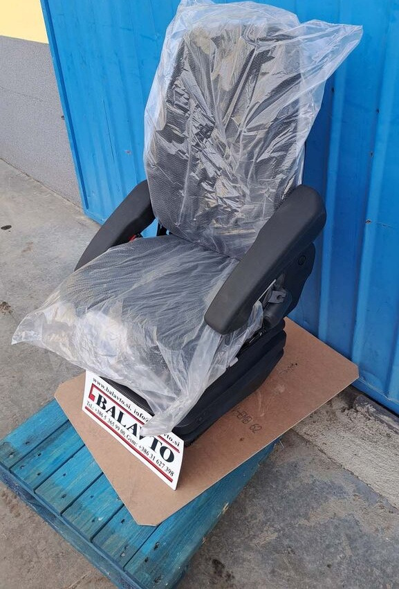 Volvo seat 11309082 for Volvo L45F, L45G, L45H, L50F, L50G, L50H - Сидіння в категорії Колісні навантажувачі: фото 2 Volvo seat 11309082 for Volvo L45F, L45G, L45H, L50F, L50G, L50H - Сидіння в категорії Колісні навантажувачі: фото 2