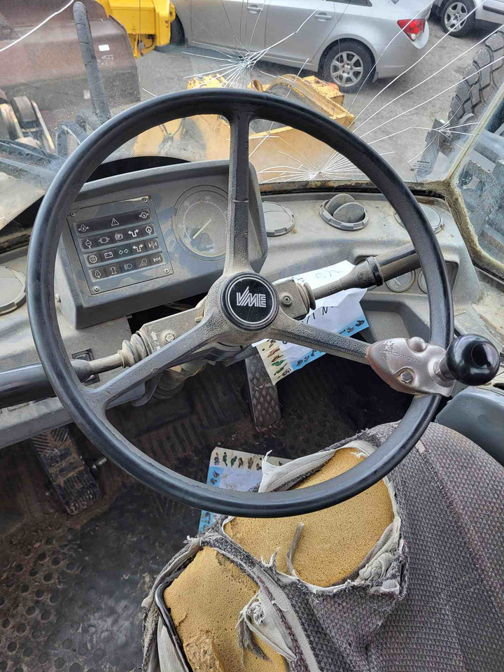 Volvo steering wheel - Рульове колесо в категорії Навантажувачі: фото 1 Volvo steering wheel - Рульове колесо в категорії Навантажувачі: фото 1
