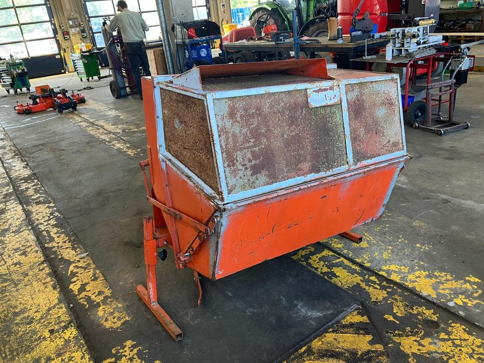 Mähwerk 1,35m mit Absaugung für Kubota B1550 - Запчастини: фото 5 Mähwerk 1,35m mit Absaugung für Kubota B1550 - Запчастини: фото 5