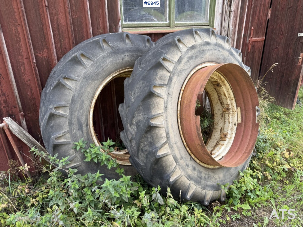 2 tractor tires with rims and rings - Колесо в категорії Трактори: фото 1 2 tractor tires with rims and rings - Колесо в категорії Трактори: фото 1