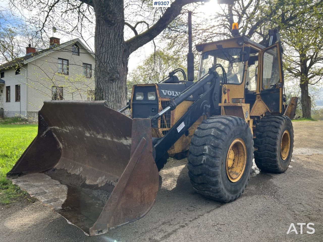 Backhoe loader VOLVO BM 6300 - Екскаватор-навантажувач: фото 1 Backhoe loader VOLVO BM 6300 - Екскаватор-навантажувач: фото 1