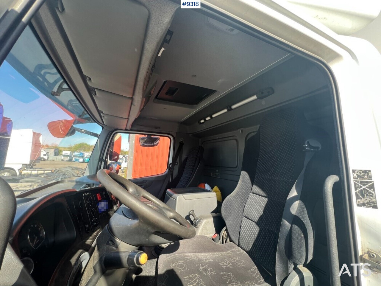 Box Truck Atego - MERCEDES-BENZ 970.27 - Вантажівка з закритим кузовом: фото 4 Box Truck Atego - MERCEDES-BENZ 970.27 - Вантажівка з закритим кузовом: фото 4