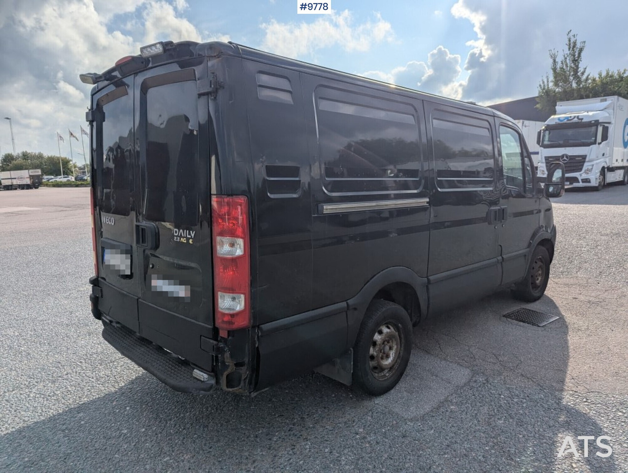 Box Truck Iveco Daily 29L12A V-300 - Суцільнометалевий фургон: фото 4 Box Truck Iveco Daily 29L12A V-300 - Суцільнометалевий фургон: фото 4