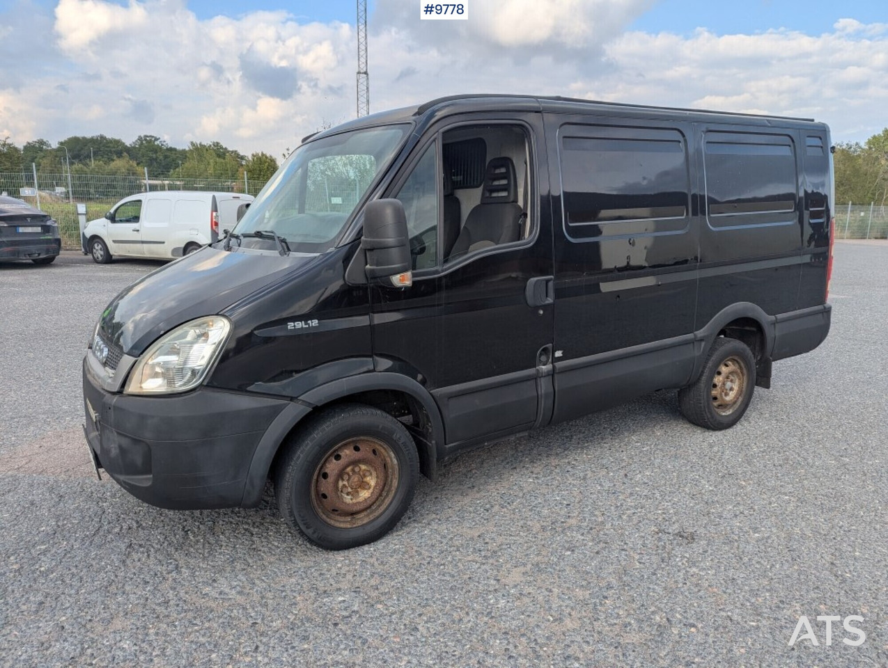 Box Truck Iveco Daily 29L12A V-300 - Суцільнометалевий фургон: фото 1 Box Truck Iveco Daily 29L12A V-300 - Суцільнометалевий фургон: фото 1