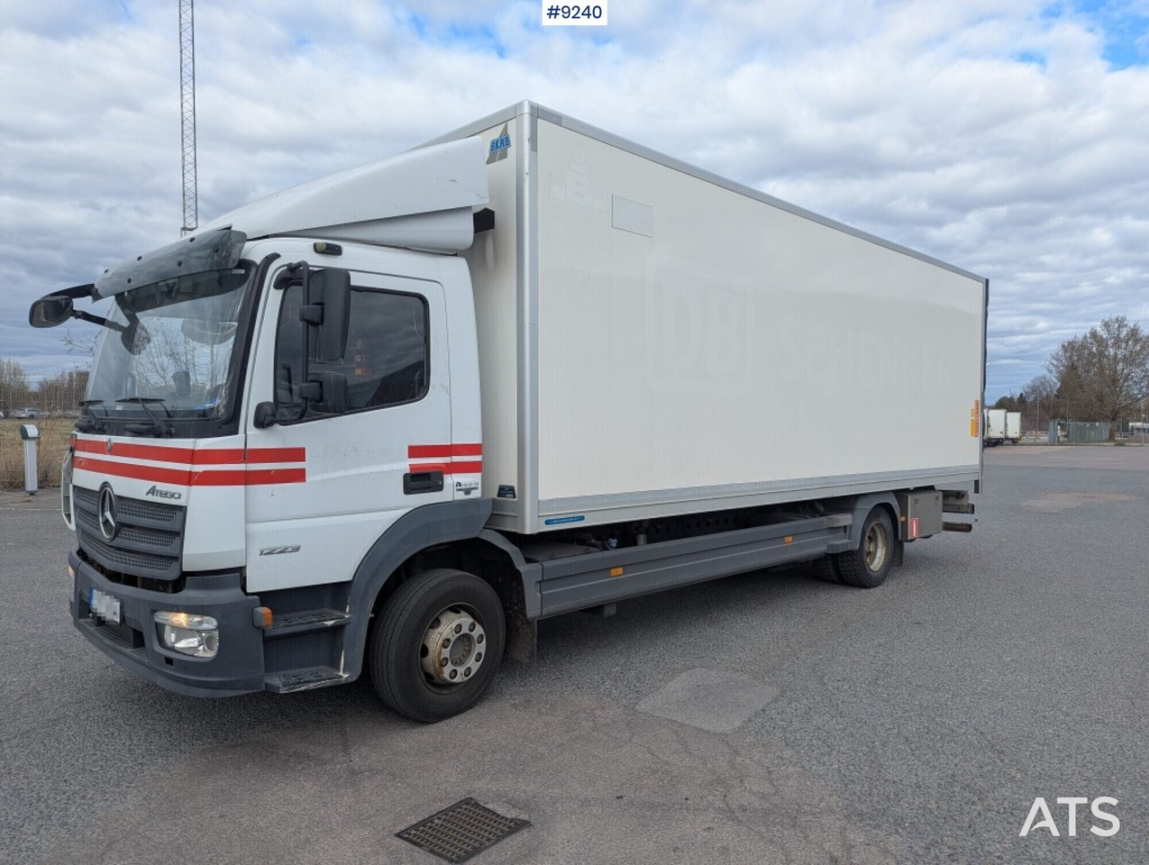 Box Truck Mercedes-Benz Atego with tail lift (SEE VIDEO) - Вантажівка з закритим кузовом: фото 1 Box Truck Mercedes-Benz Atego with tail lift (SEE VIDEO) - Вантажівка з закритим кузовом: фото 1
