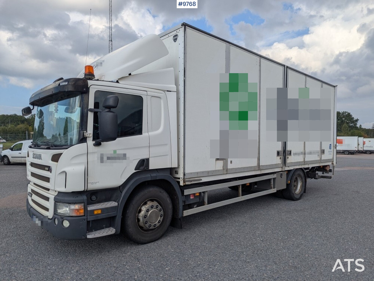 Box Truck Scania P280 4X2 with tail lift - Вантажівка з закритим кузовом: фото 1 Box Truck Scania P280 4X2 with tail lift - Вантажівка з закритим кузовом: фото 1