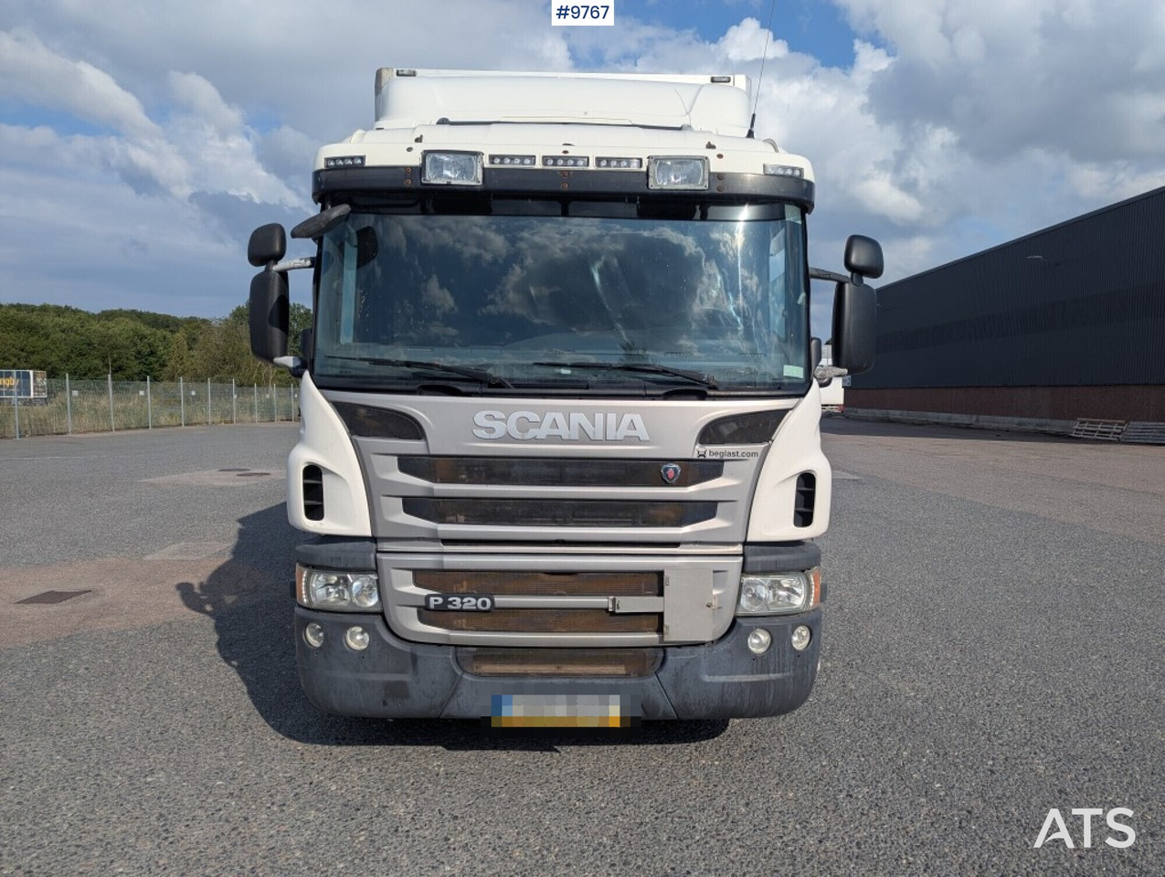 Вантажівка з закритим кузовом Box Truck Scania P320 4X2 with tail lift: фото 12