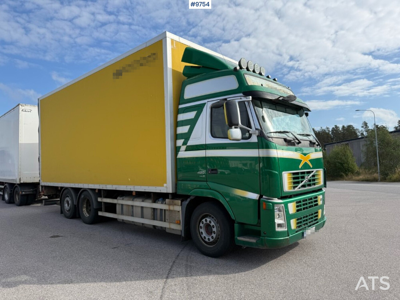 Box Truck Volvo FH 480 with 4-axle Ekeri trailer (VIDEO) - Вантажівка з закритим кузовом: фото 2 Box Truck Volvo FH 480 with 4-axle Ekeri trailer (VIDEO) - Вантажівка з закритим кузовом: фото 2