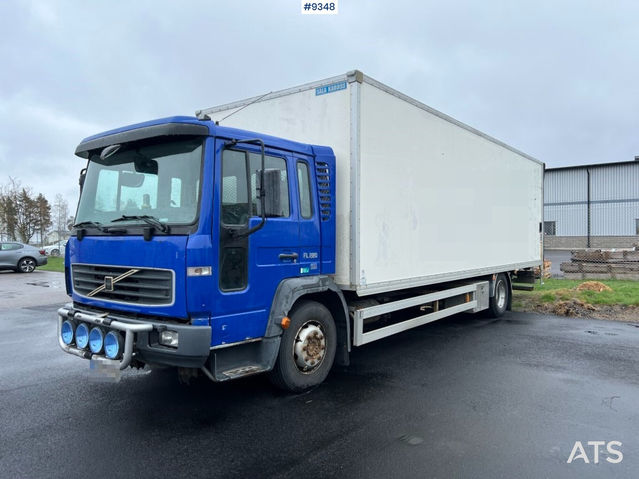 Box Truck Volvo FL6 4X2 with tail lift - Вантажівка з закритим кузовом: фото 1 Box Truck Volvo FL6 4X2 with tail lift - Вантажівка з закритим кузовом: фото 1