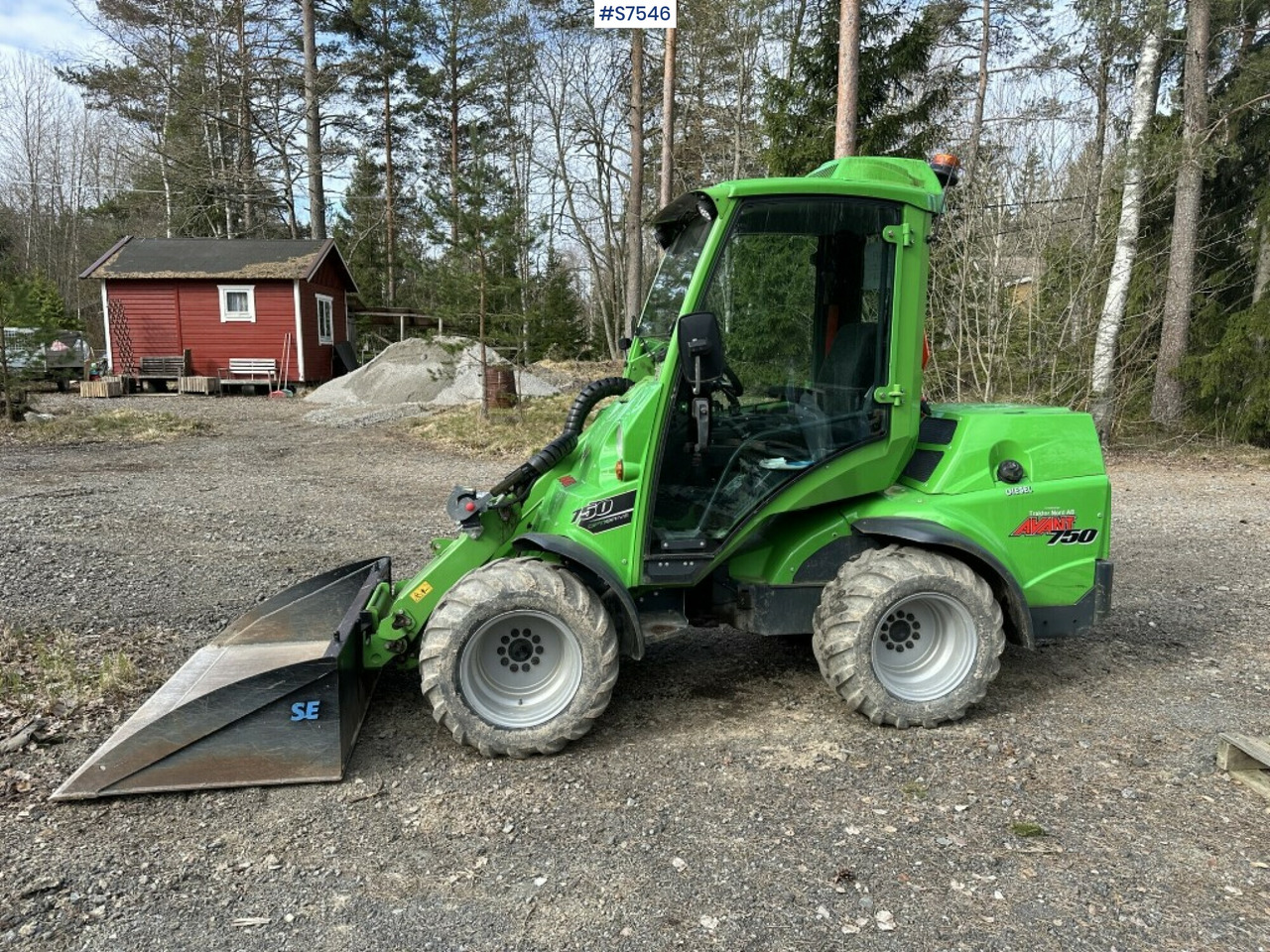 COMPACT LOADER, AVANT 750, WITH MANY TOOLS (SEE VIDEO) - Компактний фронтальний навантажувач: фото 2 COMPACT LOADER, AVANT 750, WITH MANY TOOLS (SEE VIDEO) - Компактний фронтальний навантажувач: фото 2