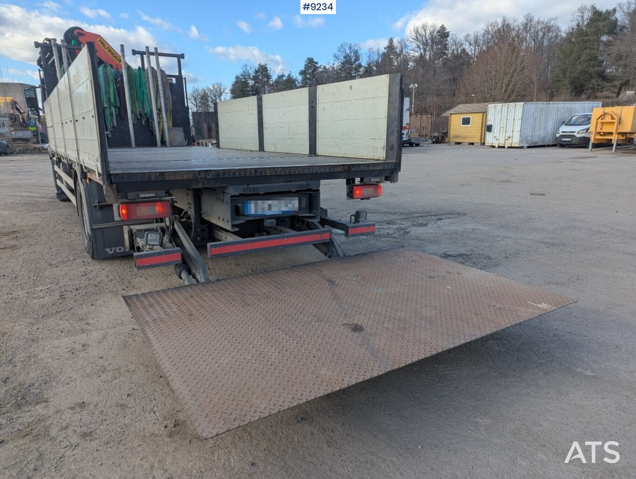 Crane Truck Volvo FM 330 4X2 with tail lift - Бортова вантажівка/ Платформа, Вантажівка з маніпулятором: фото 3 Crane Truck Volvo FM 330 4X2 with tail lift - Бортова вантажівка/ Платформа, Вантажівка з маніпулятором: фото 3