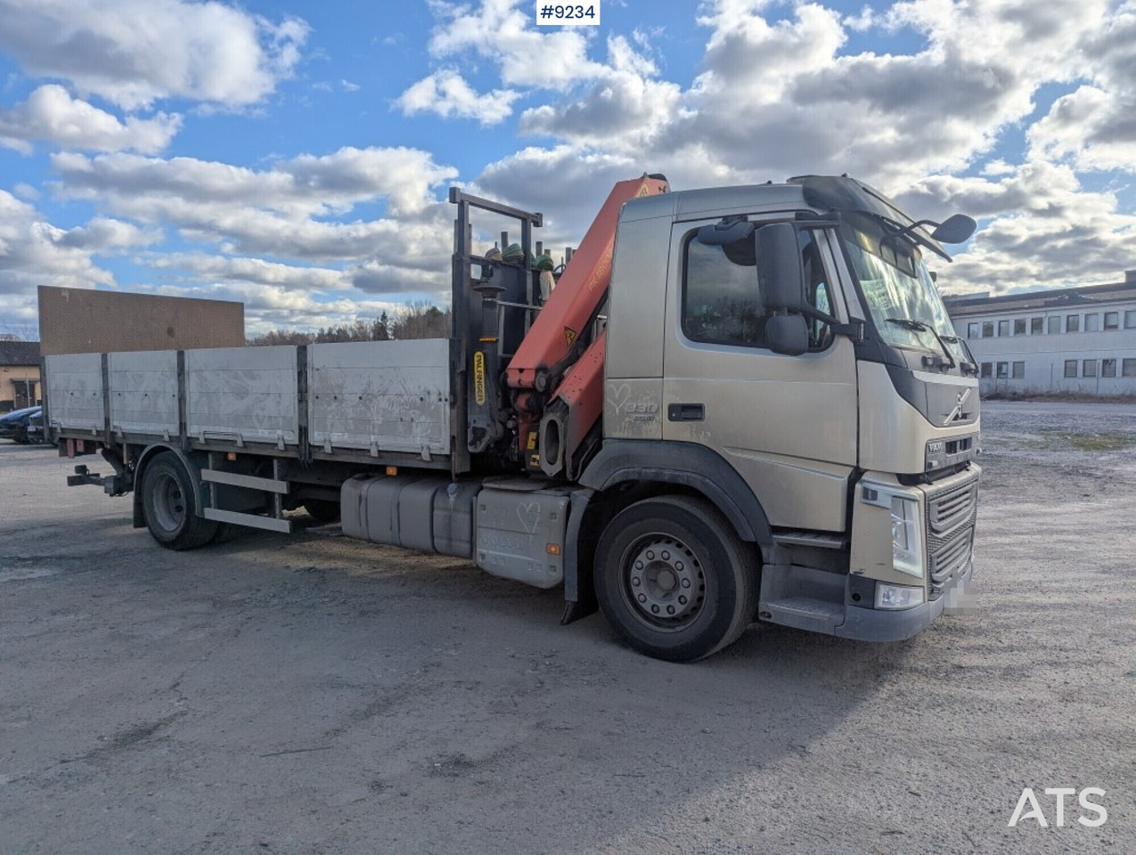 Crane Truck Volvo FM 330 4X2 with tail lift - Бортова вантажівка/ Платформа, Вантажівка з маніпулятором: фото 2 Crane Truck Volvo FM 330 4X2 with tail lift - Бортова вантажівка/ Платформа, Вантажівка з маніпулятором: фото 2