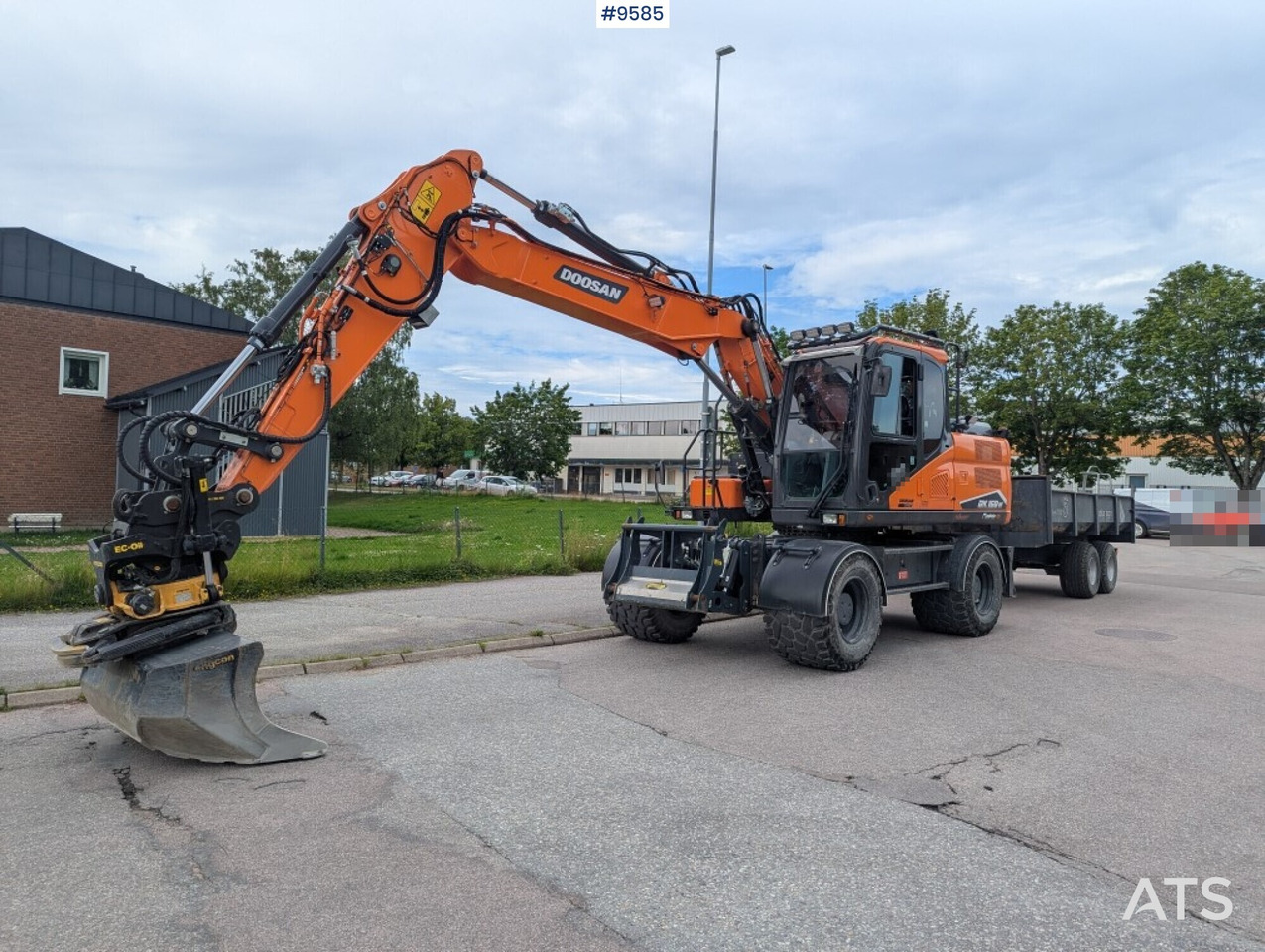 Excavator Doosan DX160W-7 with tipper (SEE VIDEO) - Колісний екскаватор: фото 1 Excavator Doosan DX160W-7 with tipper (SEE VIDEO) - Колісний екскаватор: фото 1