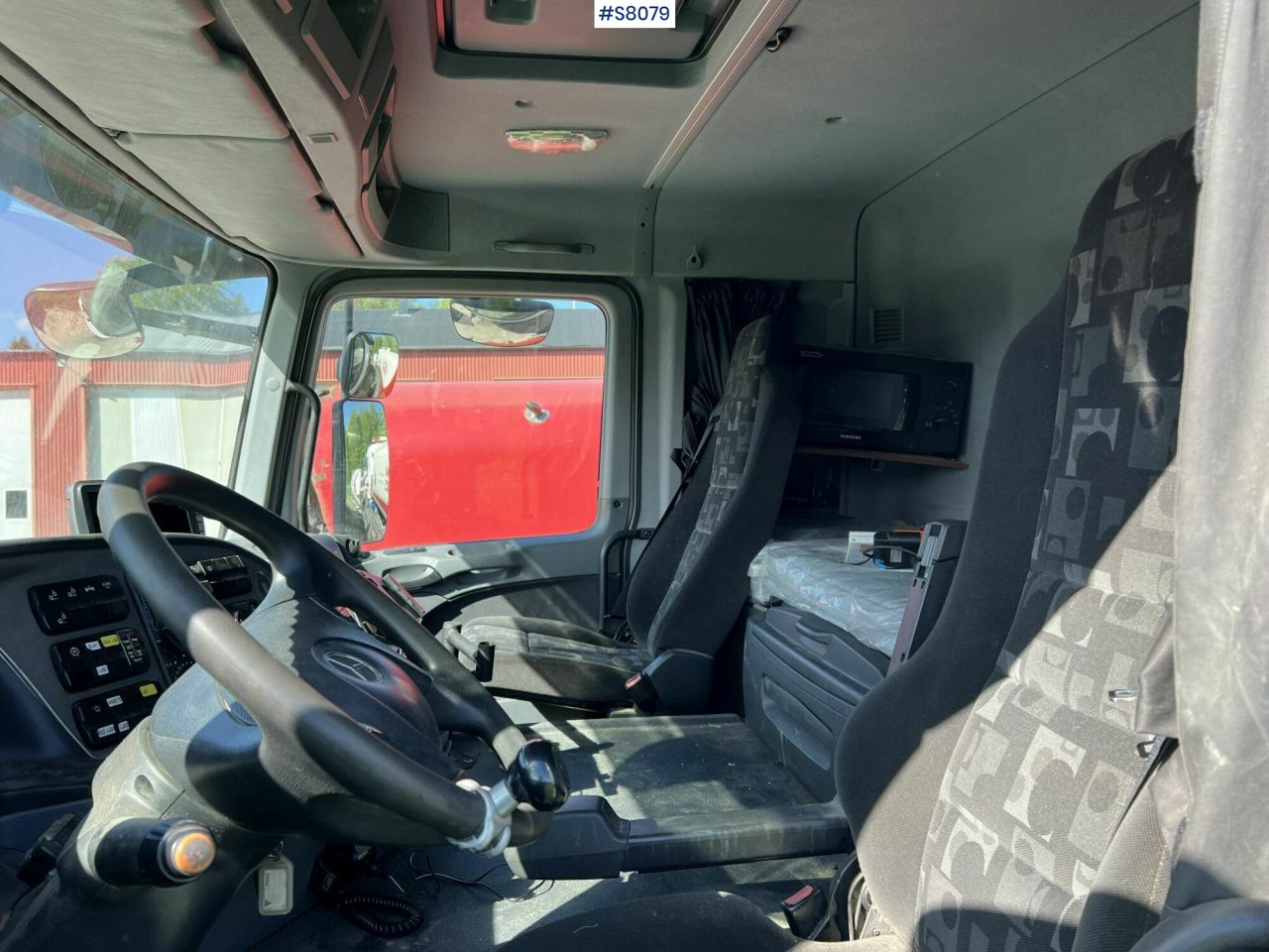 Hook Truck Mercedes Benz 2546 L 6x2 - Гаковий мультиліфт вантажівка: фото 4 Hook Truck Mercedes Benz 2546 L 6x2 - Гаковий мультиліфт вантажівка: фото 4