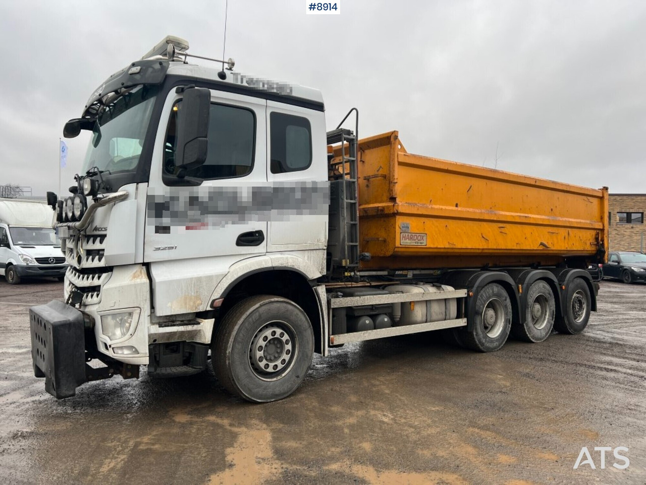Hooklift Truck Mercedes-Benz Arocs with plow attachments - Гаковий мультиліфт вантажівка: фото 1 Hooklift Truck Mercedes-Benz Arocs with plow attachments - Гаковий мультиліфт вантажівка: фото 1