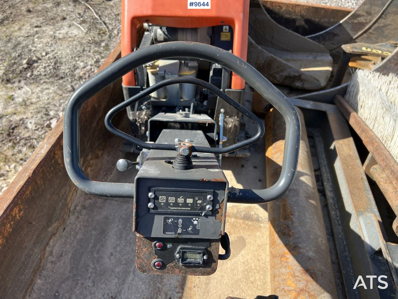 Husqvarna LG504 Vibratory Plate - Віброплита: фото 4 Husqvarna LG504 Vibratory Plate - Віброплита: фото 4