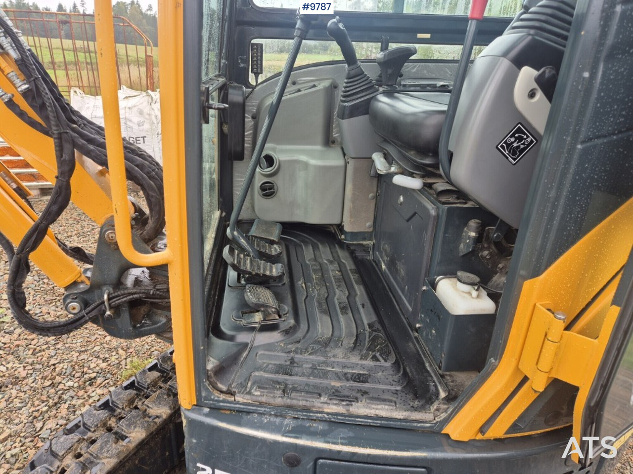 Hyundai 25Z-9AK mini excavator with tiltrotator and attachments - Міні-екскаватор: фото 4 Hyundai 25Z-9AK mini excavator with tiltrotator and attachments - Міні-екскаватор: фото 4