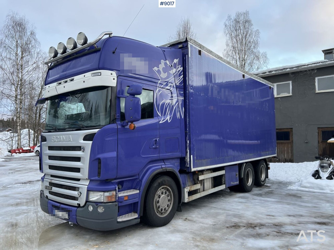 SCANIA R560 chipper truck - Вантажівка з закритим кузовом: фото 1 SCANIA R560 chipper truck - Вантажівка з закритим кузовом: фото 1