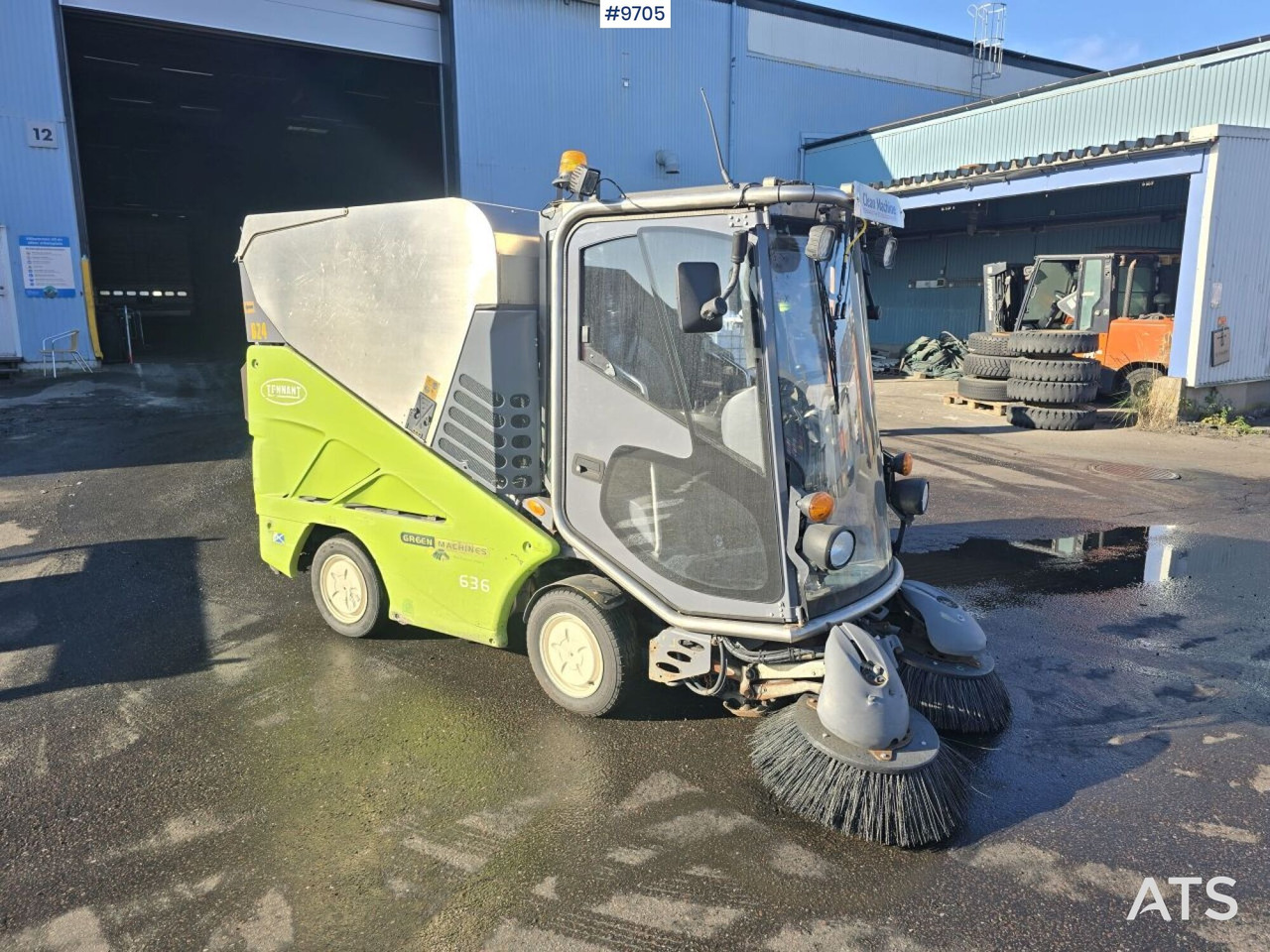Sweeper - Tennant 636 (SEE VIDEO) - Підмітально-прибиральна машина: фото 1 Sweeper - Tennant 636 (SEE VIDEO) - Підмітально-прибиральна машина: фото 1