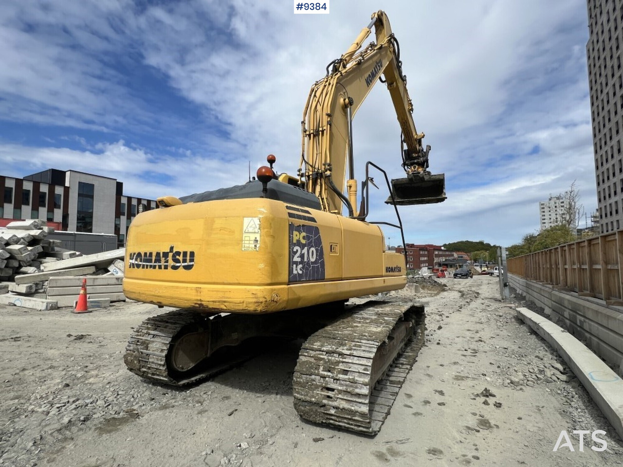 Гусеничний екскаватор Tracked excavator Komatsu PC210LC (VIDEO): фото 10 Гусеничний екскаватор Tracked excavator Komatsu PC210LC (VIDEO): фото 10