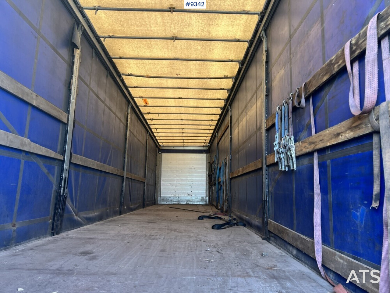 Trailer SCHMITZ CARGOBULL - Тентований напівпричіп: фото 2 Trailer SCHMITZ CARGOBULL - Тентований напівпричіп: фото 2