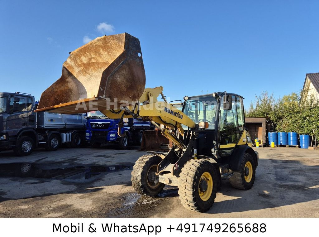 Komatsu WA70-7 *Schaufel-1,5m³/Gabel/Schnellwechsler - Колісний навантажувач: фото 1 Komatsu WA70-7 *Schaufel-1,5m³/Gabel/Schnellwechsler - Колісний навантажувач: фото 1