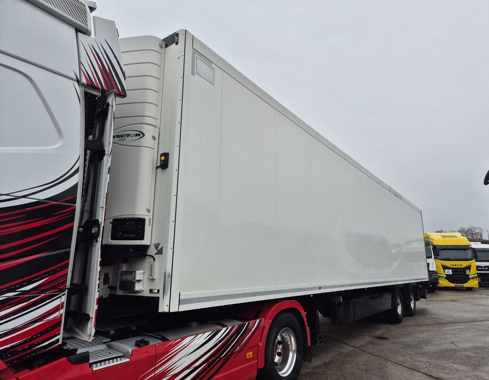 Krone SZ Carrier Vector 1950 *+-30°*Rolltor/Smartboard Krone SZ Carrier Vector 1950 *+-30°*Rolltor/Smartboard - Рефрижератор напівпричіп: фото 1 Krone SZ Carrier Vector 1950 *+-30°*Rolltor/Smartboard Krone SZ Carrier Vector 1950 *+-30°*Rolltor/Smartboard - Рефрижератор напівпричіп: фото 1