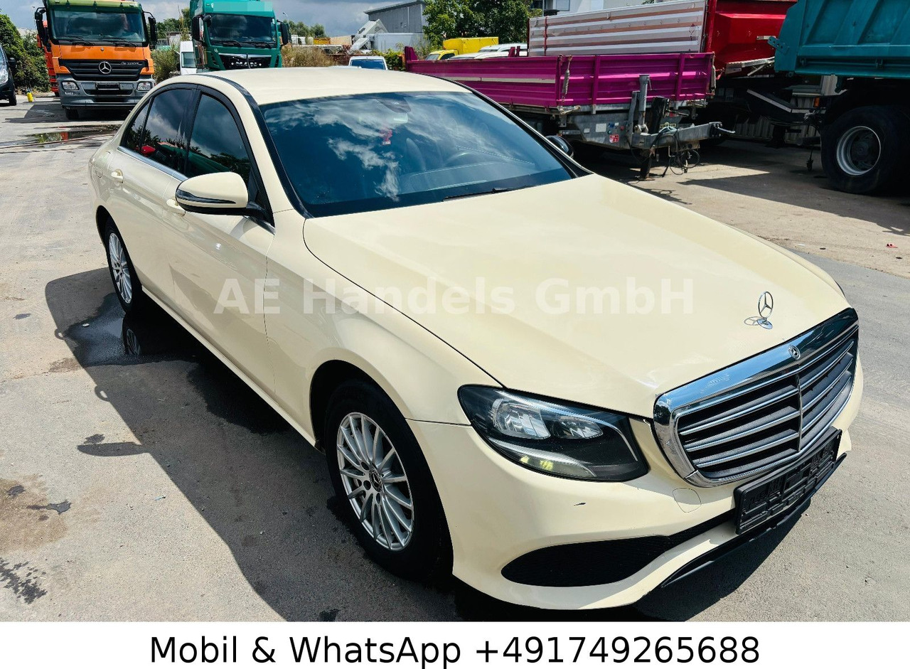 Mercedes-Benz E 220 d *Leder / Sitzheizung / Tempomat - Седан: фото 1 Mercedes-Benz E 220 d *Leder / Sitzheizung / Tempomat - Седан: фото 1