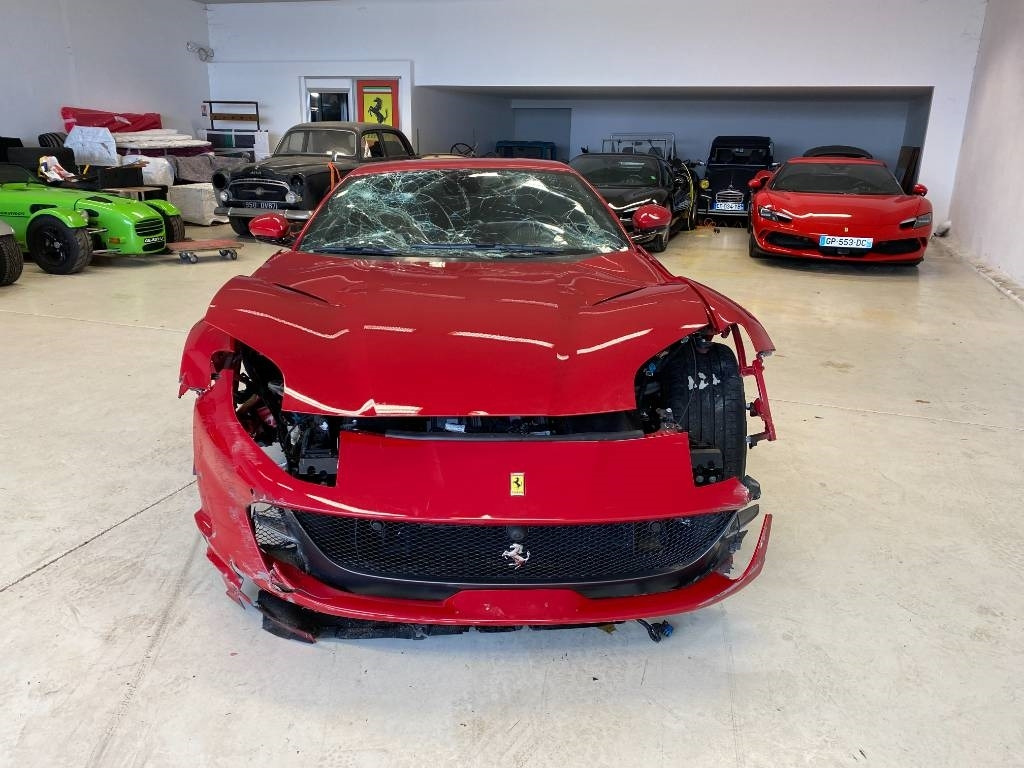 Ferrari 812 SUPERFAST / ROSSO 70ANNI endommagé - Легковий автомобіль: фото 3 Ferrari 812 SUPERFAST / ROSSO 70ANNI endommagé - Легковий автомобіль: фото 3