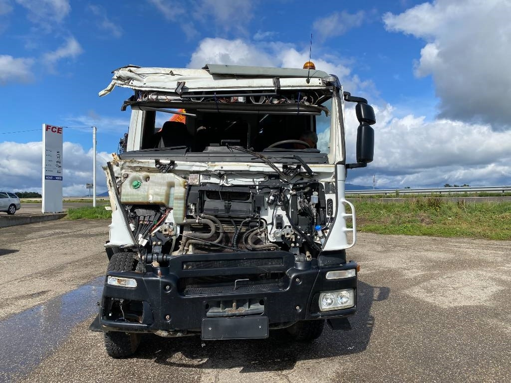 Iveco TRAKKER 410/EEV -PALFINGER PK13001-T18 endommagé - Гаковий мультиліфт вантажівка: фото 5 Iveco TRAKKER 410/EEV -PALFINGER PK13001-T18 endommagé - Гаковий мультиліфт вантажівка: фото 5