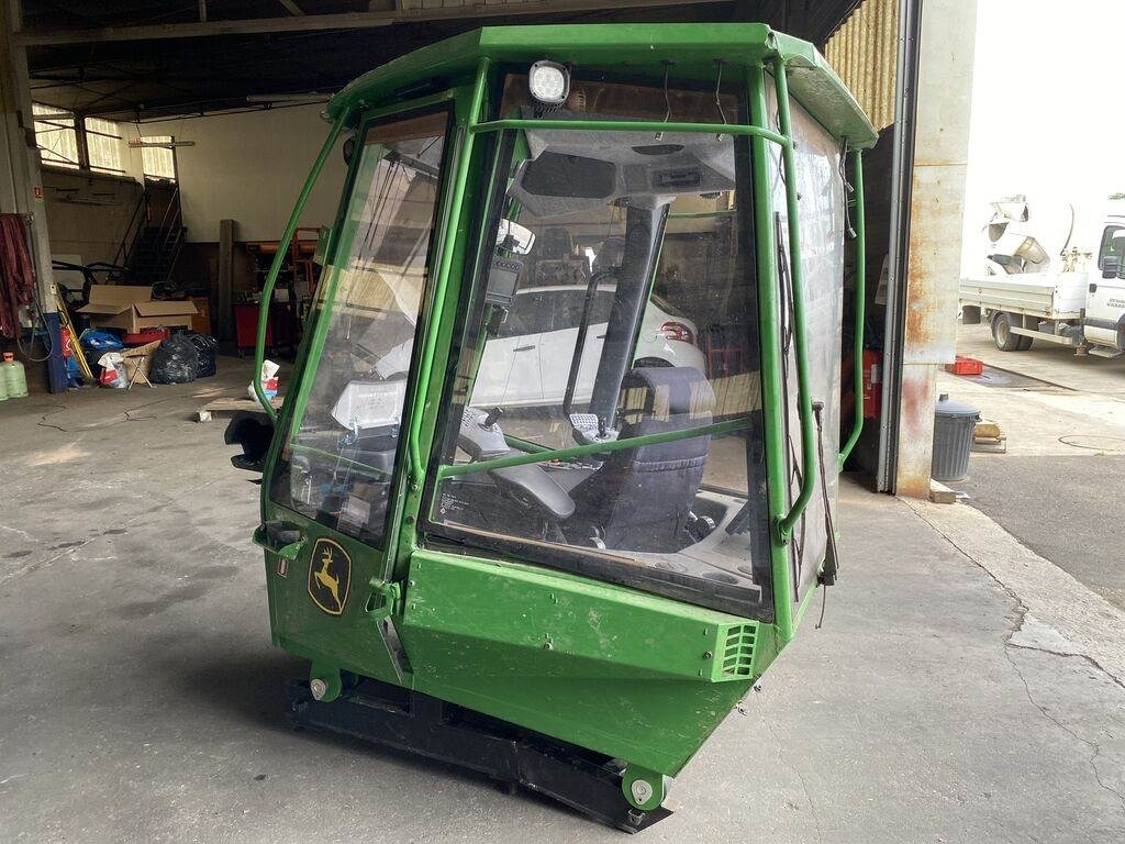 John Deere SERIE 10 - Кабіна в категорії Вантажівки: фото 5 John Deere SERIE 10 - Кабіна в категорії Вантажівки: фото 5