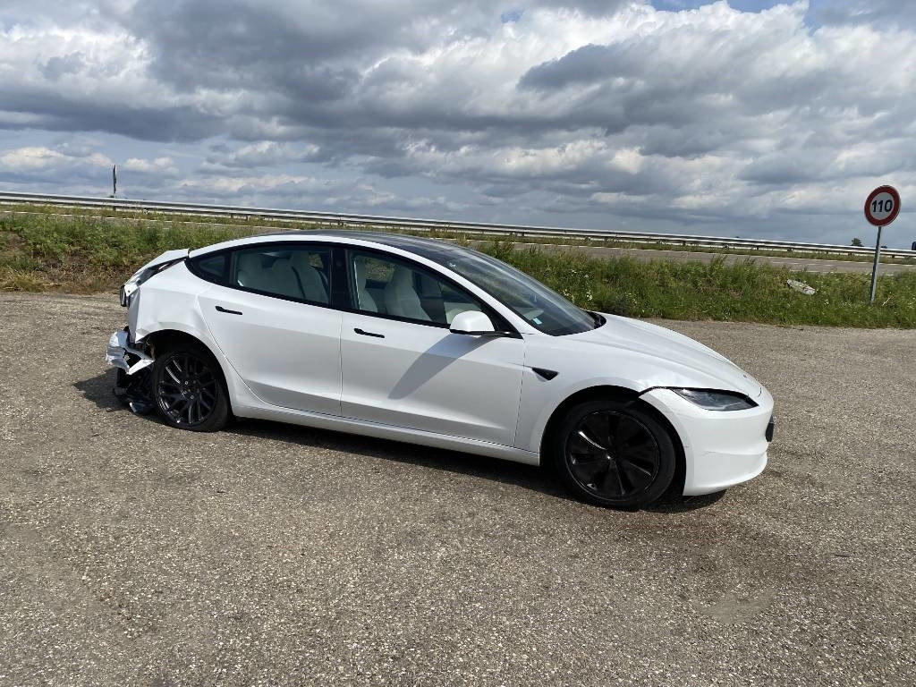 Tesla MODEL 3 5YJ3 Carte Grise Française endommagée - Легковий автомобіль: фото 3 Tesla MODEL 3 5YJ3 Carte Grise Française endommagée - Легковий автомобіль: фото 3