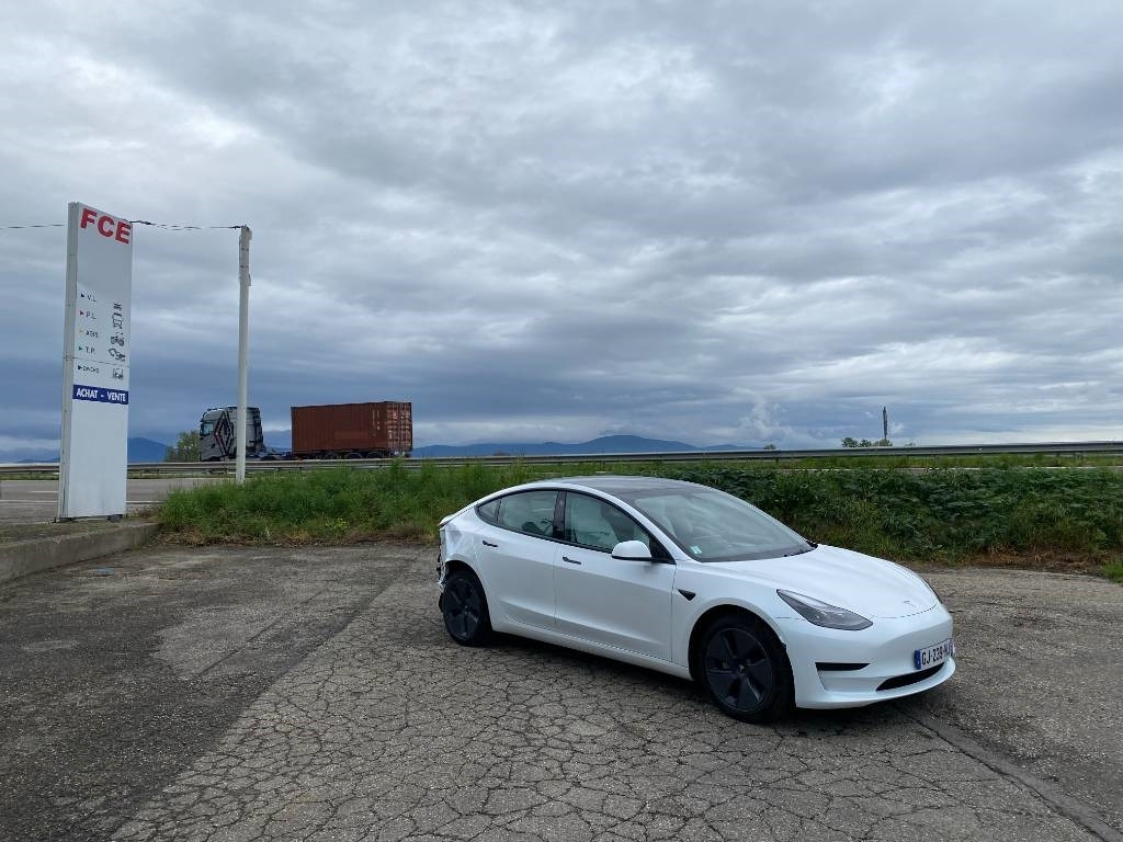 Tesla MODEL 3 5YJ3 - Rwd-Carte Grise Française endommagé - Легковий автомобіль: фото 3 Tesla MODEL 3 5YJ3 - Rwd-Carte Grise Française endommagé - Легковий автомобіль: фото 3