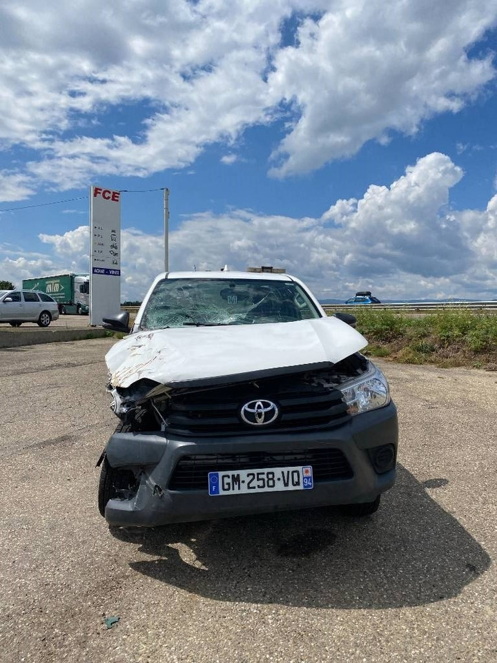 Toyota HILUX 2.4 D4D /MINIMAX COMBINE LONGWAY endommagé  - Асенізатори: фото 2 Toyota HILUX 2.4 D4D /MINIMAX COMBINE LONGWAY endommagé  - Асенізатори: фото 2