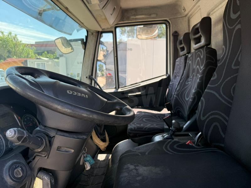 Iveco 120E22 CAISSE FRIGO HAYON - Рефрижератор вантажівка: фото 4 Iveco 120E22 CAISSE FRIGO HAYON - Рефрижератор вантажівка: фото 4