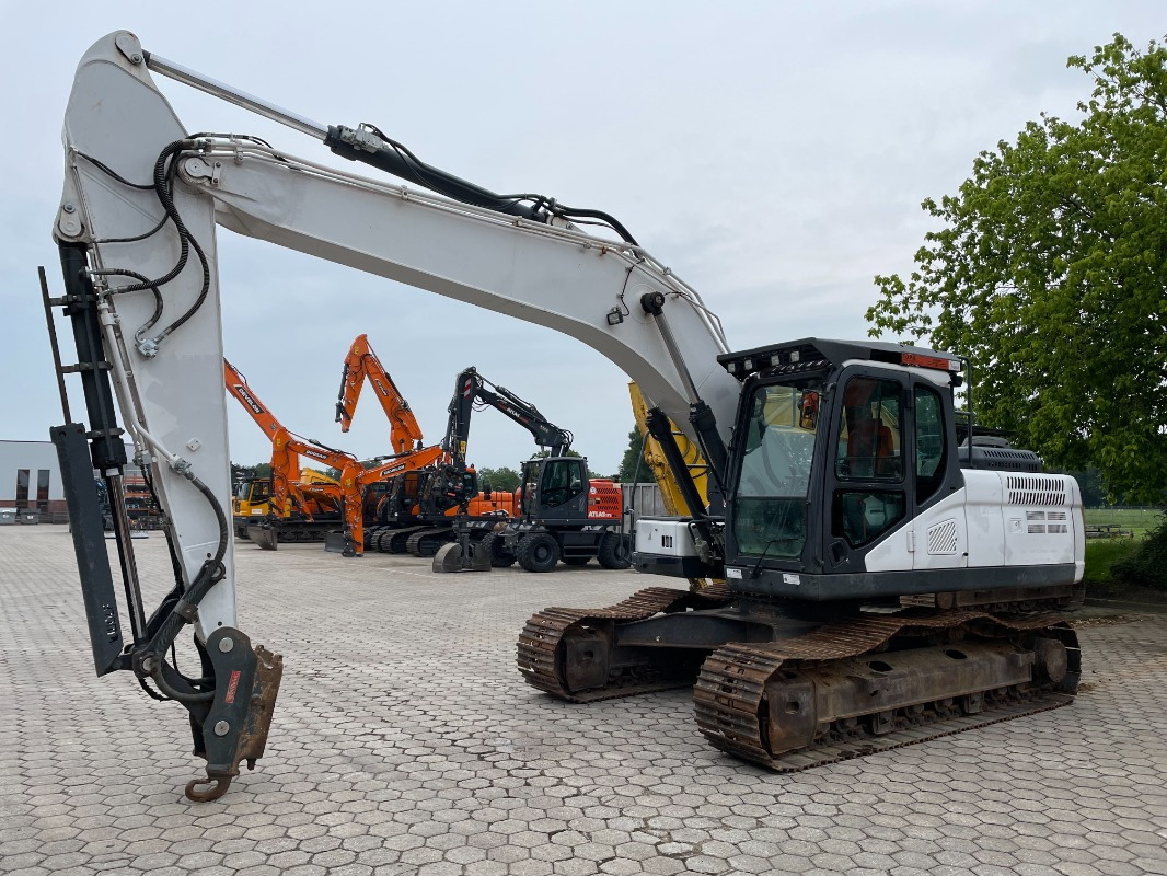 Doosan DX225LC-5 - Гусеничний екскаватор: фото 1 Doosan DX225LC-5 - Гусеничний екскаватор: фото 1