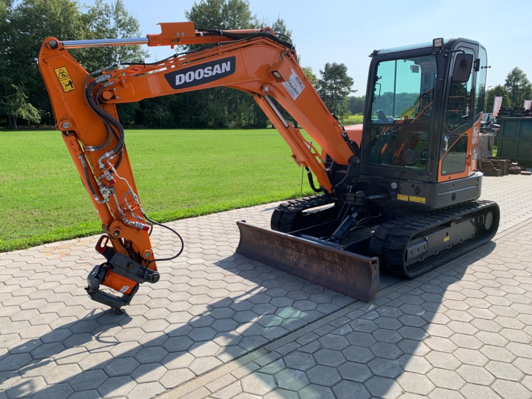Doosan DX63-3 - Міні-екскаватор: фото 1 Doosan DX63-3 - Міні-екскаватор: фото 1