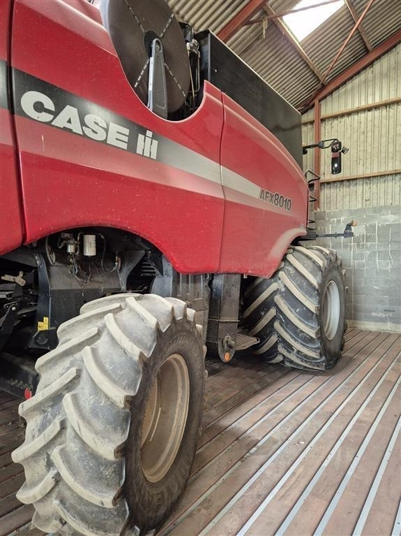 Case IH Axial-Flow 8010 MacDon skærebord - Зернозбиральний комбайн: фото 2 Case IH Axial-Flow 8010 MacDon skærebord - Зернозбиральний комбайн: фото 2