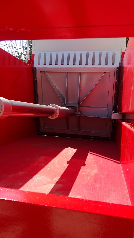 TARGET 5 TON HYDRAULIC PUSH MANURE SPREADER - Гноєрозкидач: фото 2 TARGET 5 TON HYDRAULIC PUSH MANURE SPREADER - Гноєрозкидач: фото 2