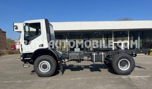 Iveco Eurocargo ML150E24WS 5.9L TURBO DIESEL 4x4 EURO3 CHASSIS CAB - EXPORT OUT EU - Вантажівка шасі: фото 5 Iveco Eurocargo ML150E24WS 5.9L TURBO DIESEL 4x4 EURO3 CHASSIS CAB - EXPORT OUT EU - Вантажівка шасі: фото 5
