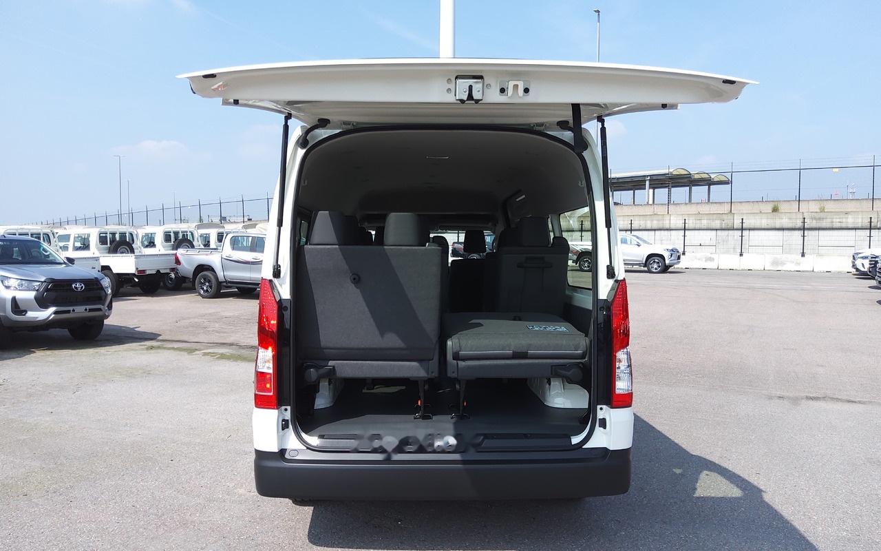 Новий Мікроавтобус, Пасажирський фургон Toyota Hiace HIGH ROOF / TOIT HAUT 2.8L Diesel Manual base: фото 12
