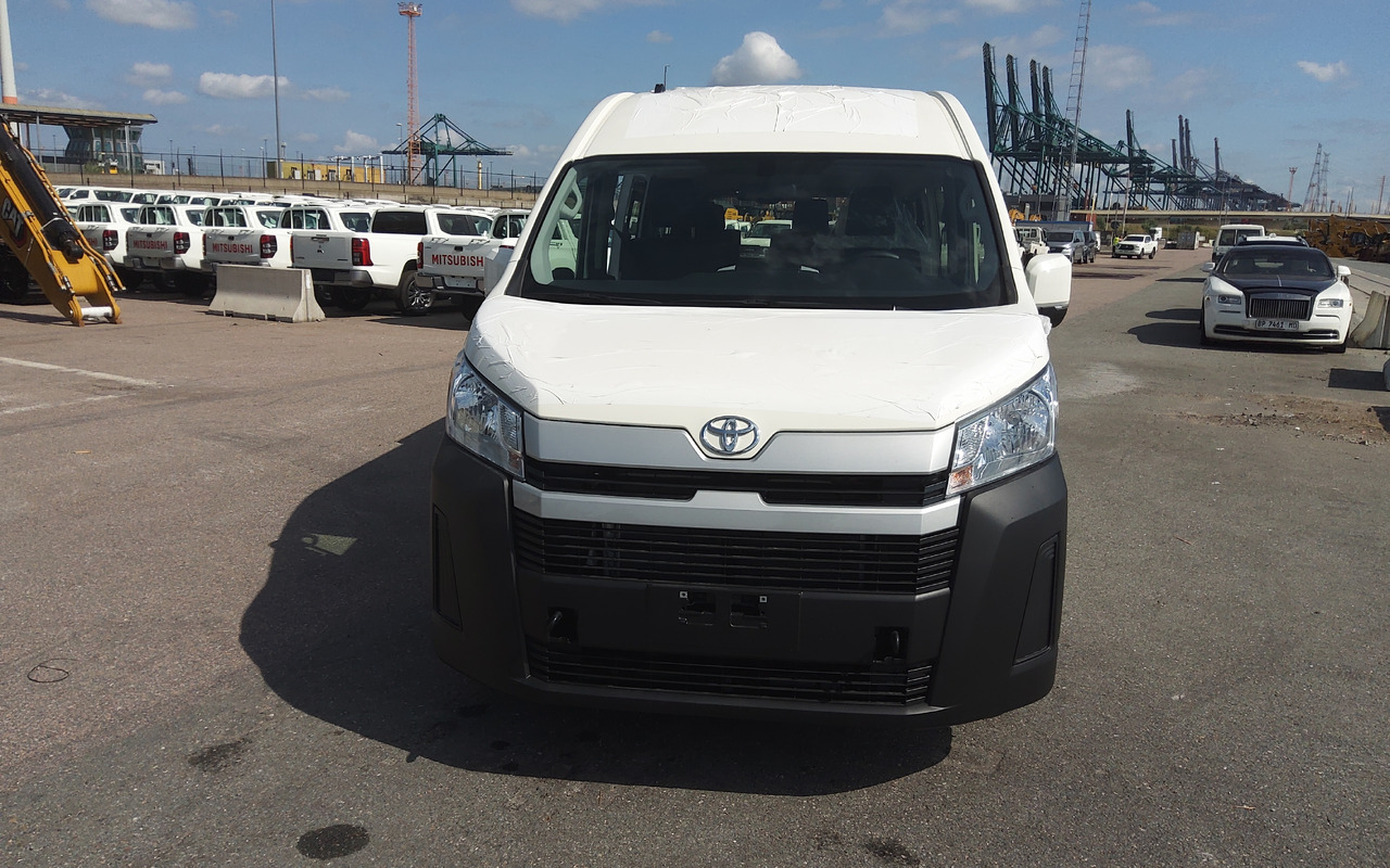 Toyota Hiace HIGH ROOF / TOIT HAUT 3.5L Petrol Manual - Мікроавтобус, Пасажирський фургон: фото 2 Toyota Hiace HIGH ROOF / TOIT HAUT 3.5L Petrol Manual - Мікроавтобус, Пасажирський фургон: фото 2