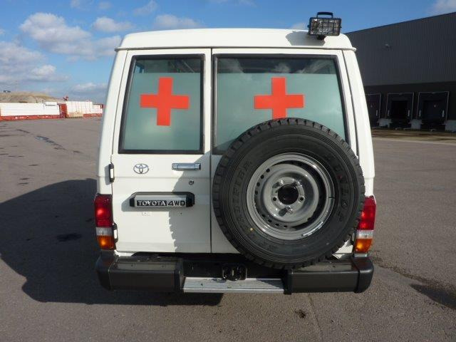 Toyota Land Cruiser 78 Metal top hzj 78 ambulance 4.2L Diesel Manual - Легковий автомобіль: фото 3 Toyota Land Cruiser 78 Metal top hzj 78 ambulance 4.2L Diesel Manual - Легковий автомобіль: фото 3
