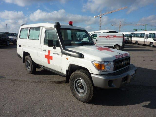 Toyota Land Cruiser 78 Metal top hzj 78 ambulance 4.2L Diesel Manual - Легковий автомобіль: фото 2 Toyota Land Cruiser 78 Metal top hzj 78 ambulance 4.2L Diesel Manual - Легковий автомобіль: фото 2